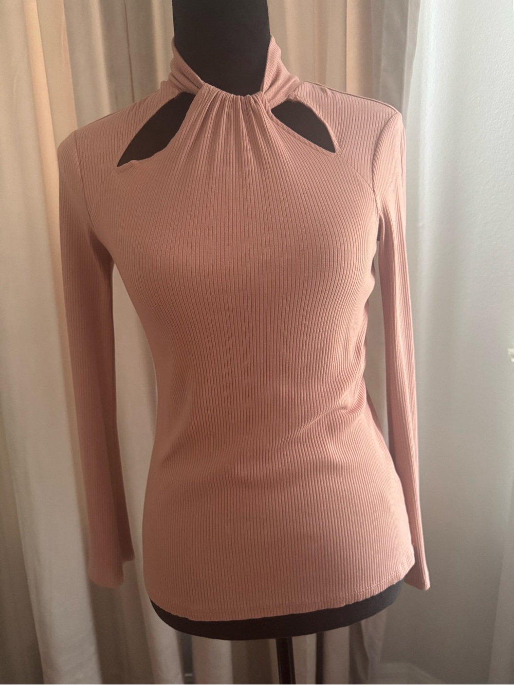 High-Neck Ribbed Long-Sleeve Top with Keyhole Detail - Blush Pink